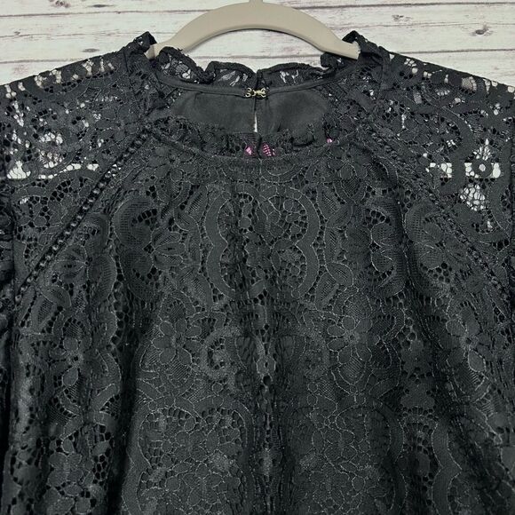 Lilly Pulitzer Averi Top Two Tone Carnival Lace - Picture 3 of 11